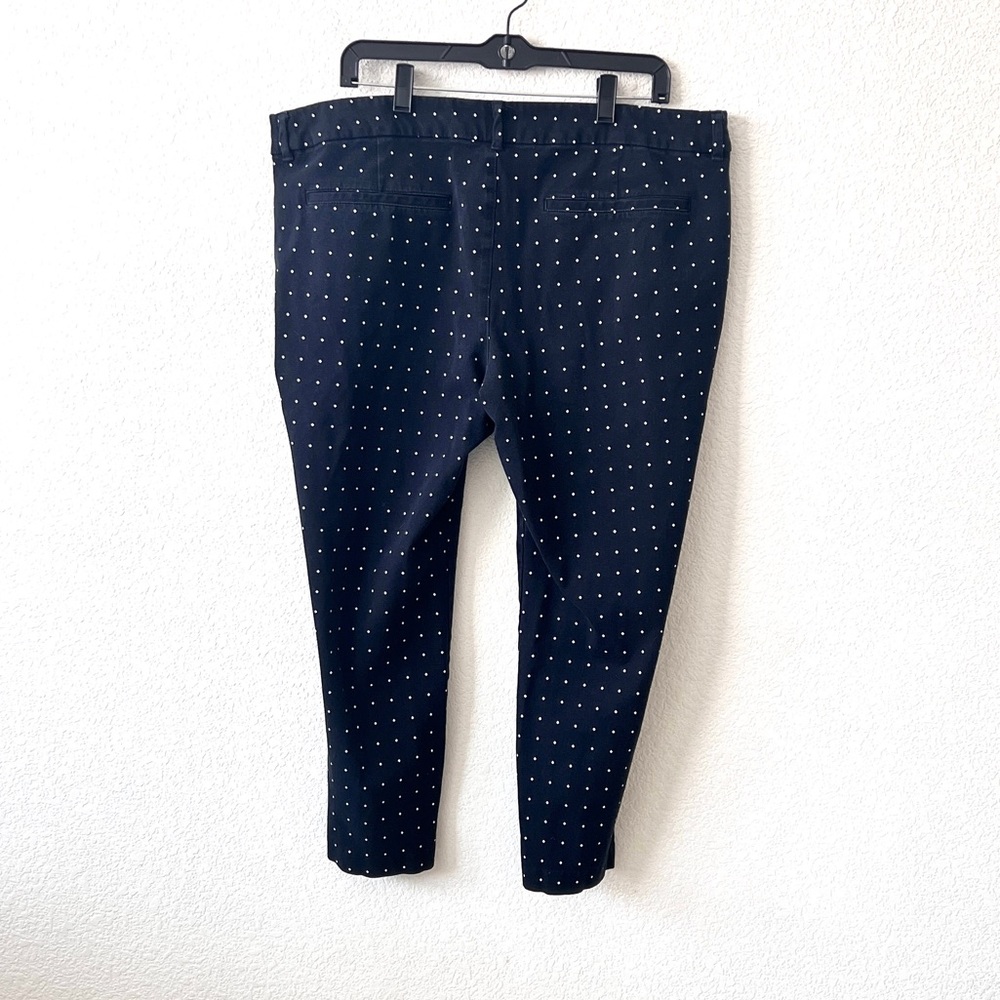 Old Navy Women’s Size 18 Regular Pixie Mid Rise Black Pants White Diamond Print - Picture 9 of 9